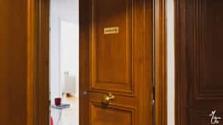 Photo de la porte du cabinet